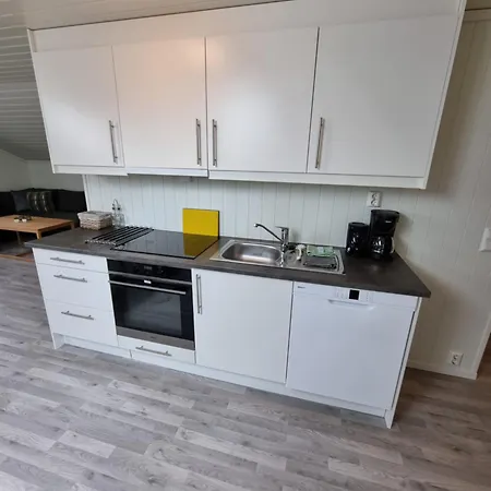 Апартаменты Golf, Cosy 2 Bed With Water Views *