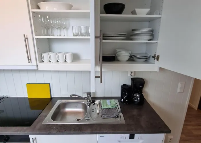 Golf, Cosy 2 Bed With Water Views דירה וראדל