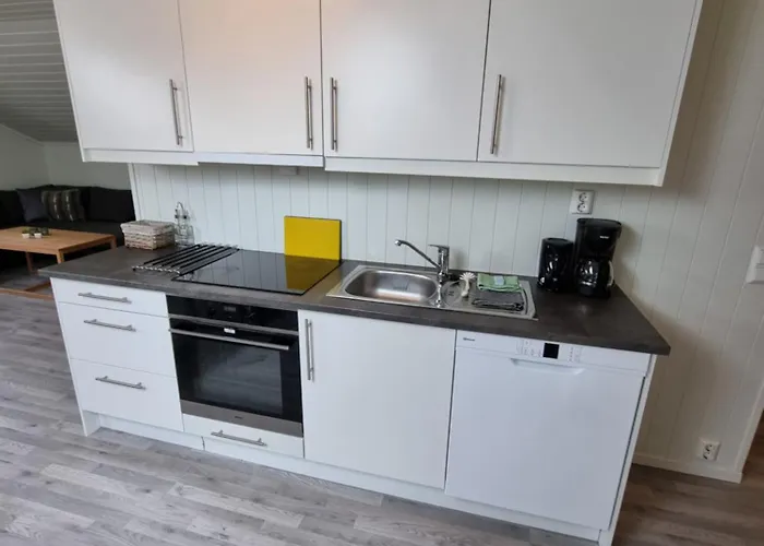 Apartment Golf, Cosy 2 Bed With Water Views *