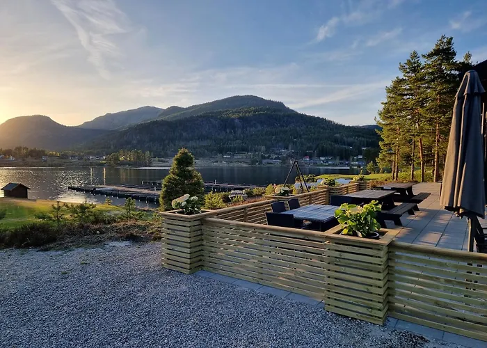 Golf, Cosy 2 Bed With Water Views *