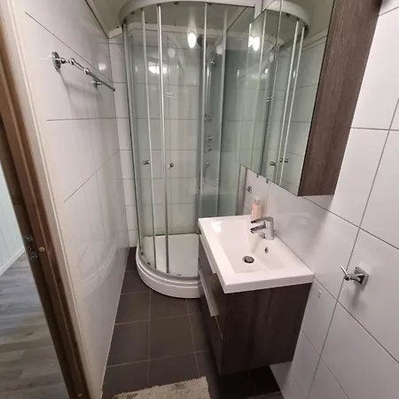 Апартаменты Golf, Cosy 2 Bed With Water Views *